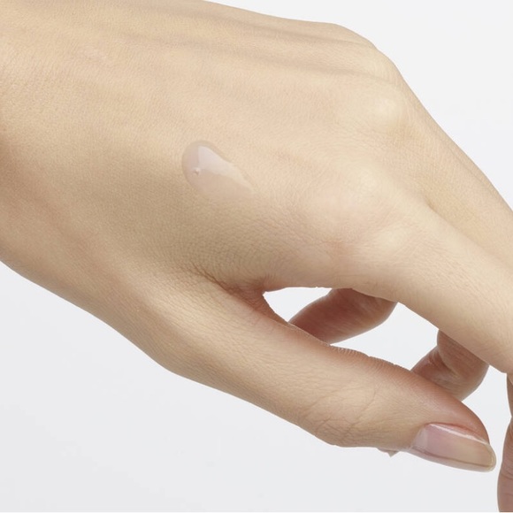 ADVANCED GÉNIFIQUE SENSITIVE SERUM 20 ml - Picture 6 of 7